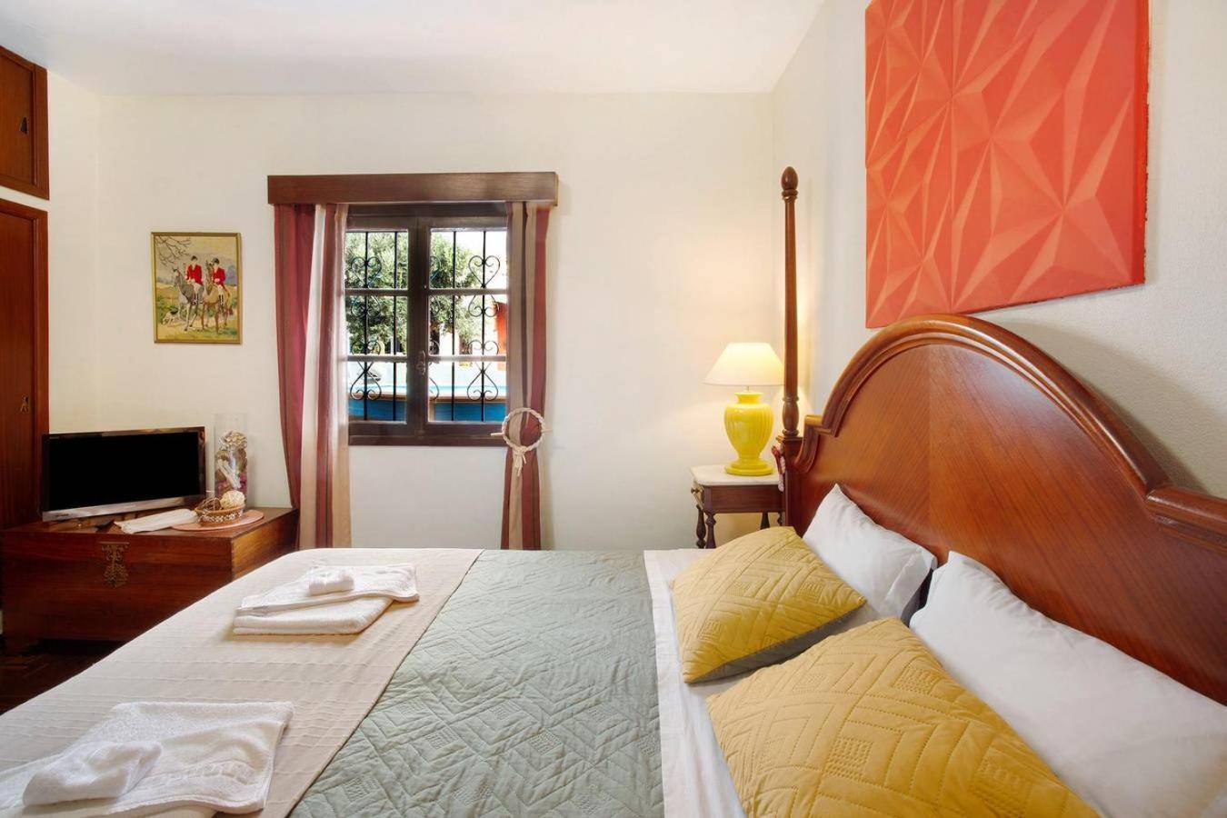 Suites Pinto Coelho Канису Экстерьер фото